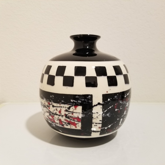 Checker Pattern Round Black Vase, Geometric Design Bud Vase Made in USA - Picture 9 of 11